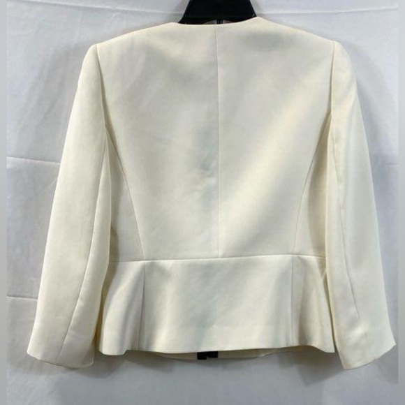Tahari Arthur Levine Career Blazer Size 6 Classic ivory White Black - Picture 2 of 5